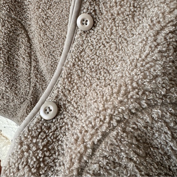 Uniqlo Beige Teddy Bear Jacket XS - Picture 3 of 6